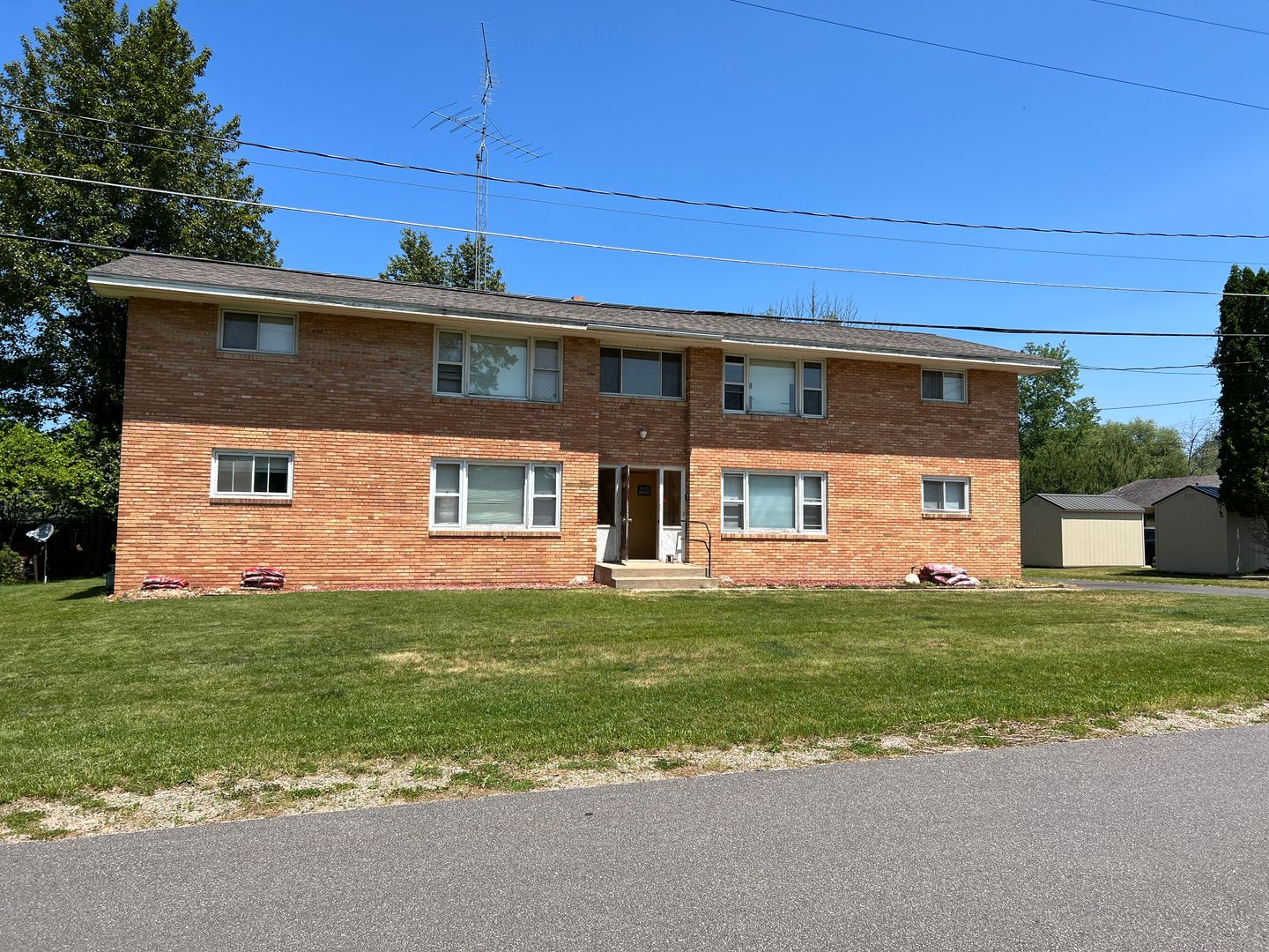 Eagle River Apartment: 111 E. Sheridan Ave