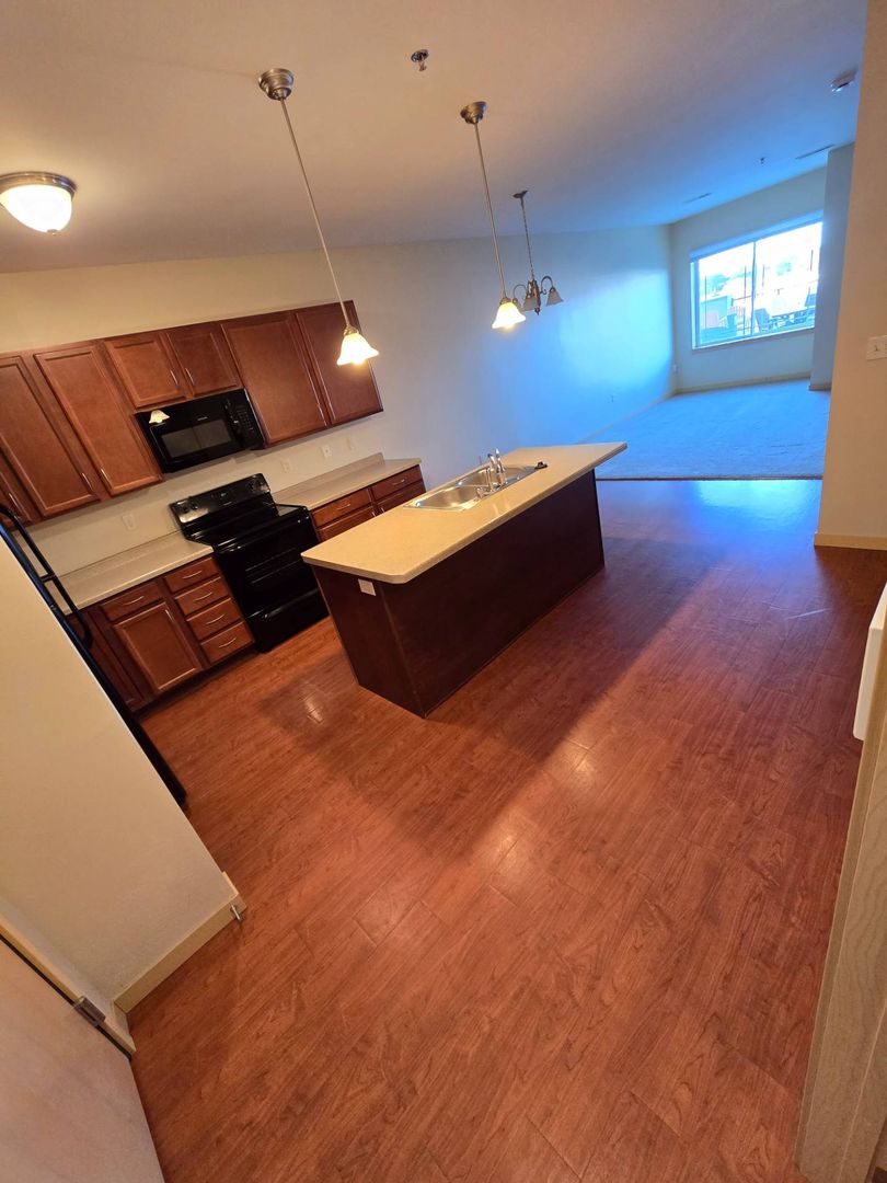 Green Bay Apartment: 401 N. Washington Street