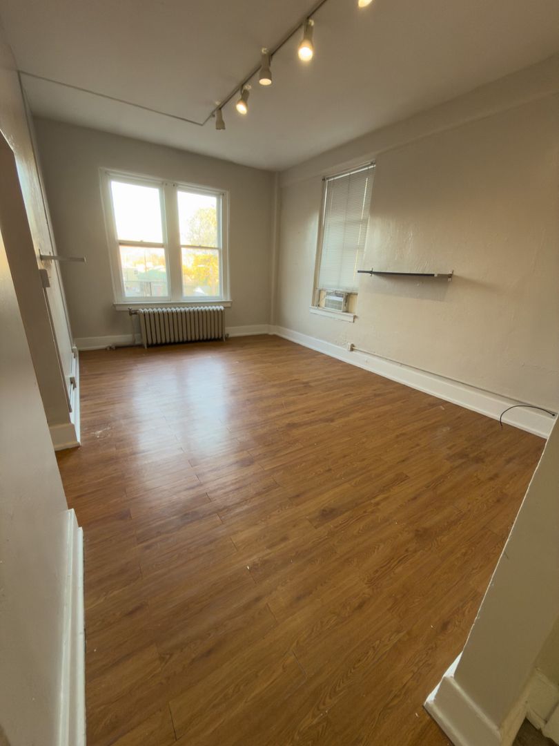 Louisville Apartment: 222 W Magnolia