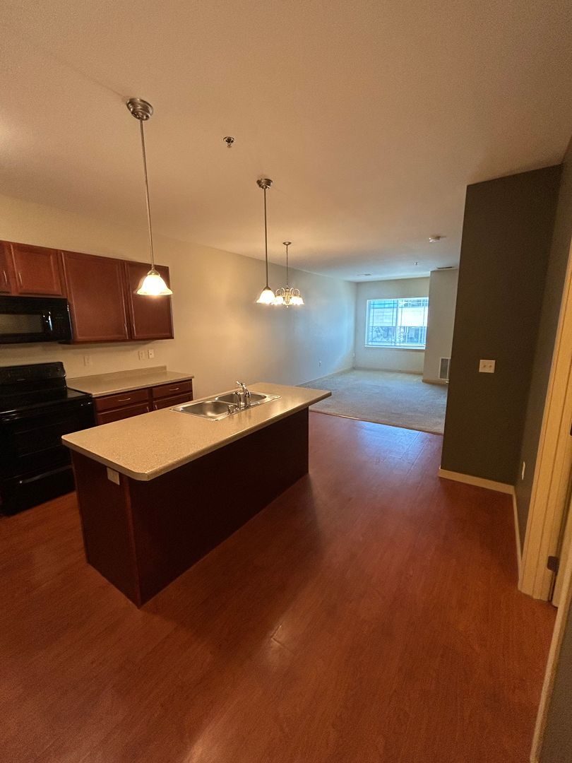 Green Bay Apartment: 401 N. Washington Street