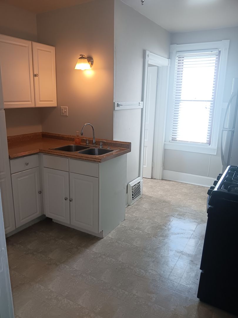 Wausau Apartment: 908 S. 6th Ave