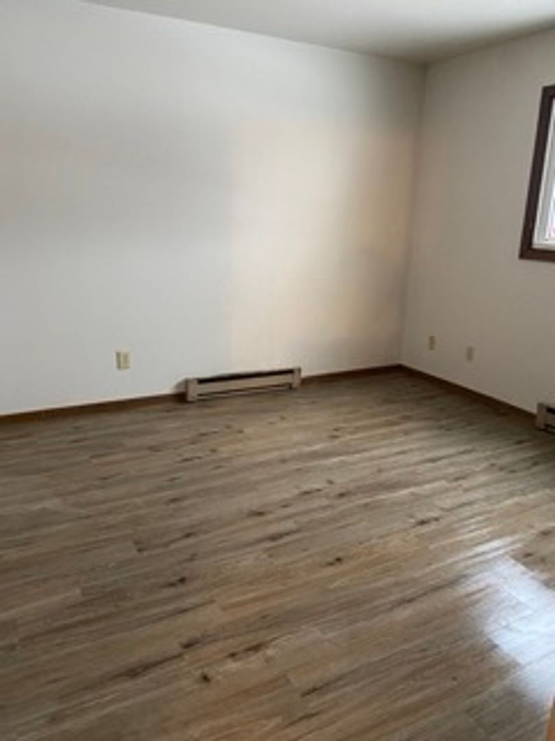 Schofield Apartment: 2802 Jelinek Ave