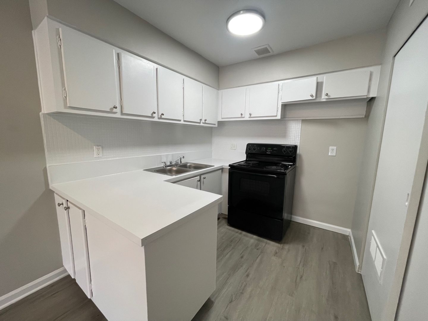 Lexington Apartment: 1037 Cross Keys Rd