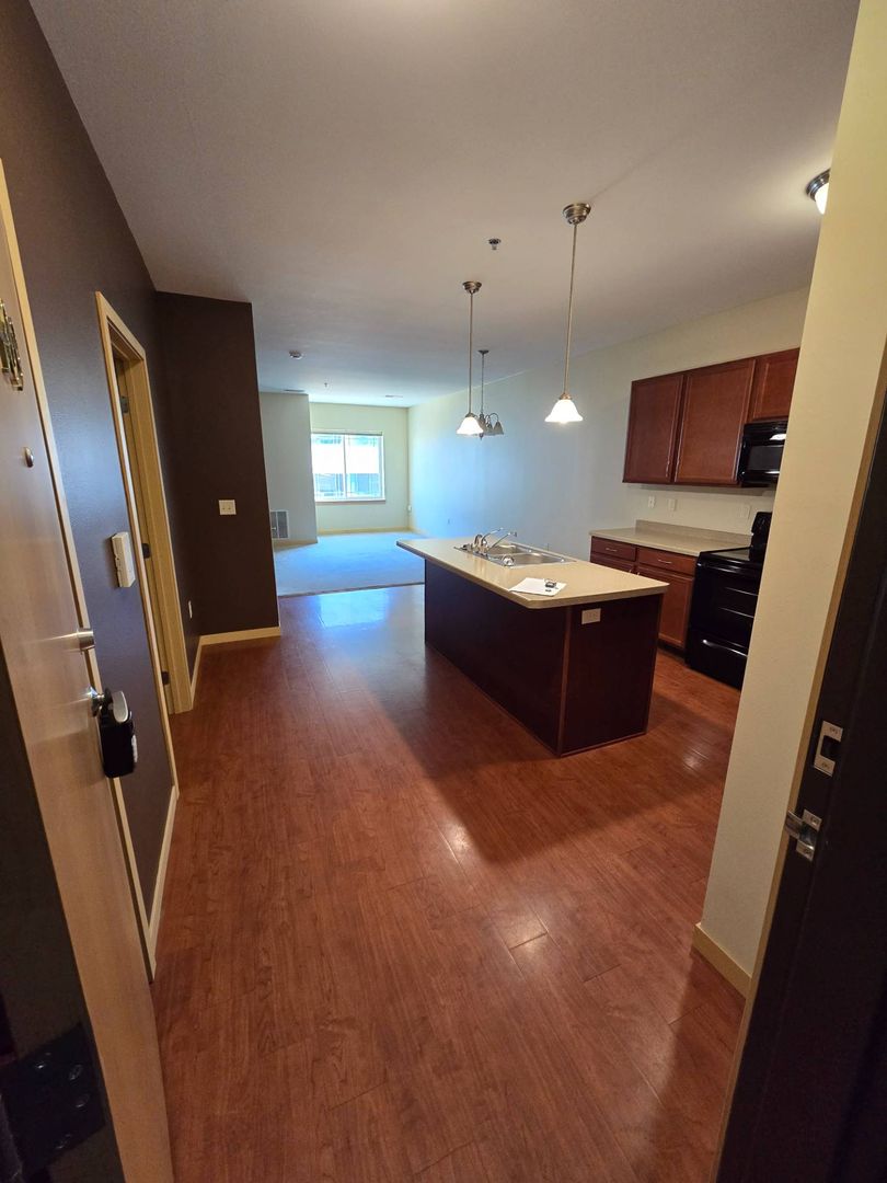 Green Bay Apartment: 401 N. Washington Street