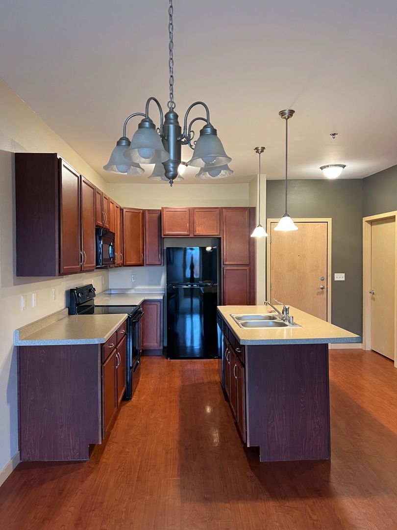 Green Bay Apartment: 401 N. Washington Street