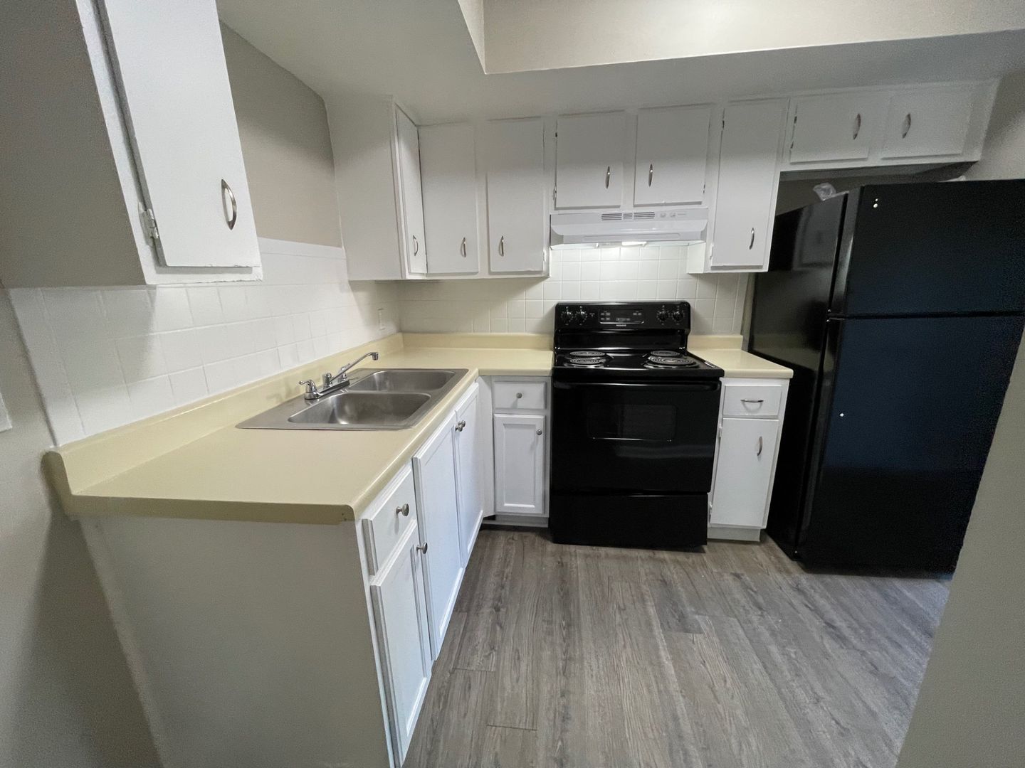 Lexington Apartment: 1029 Cross Keys Rd