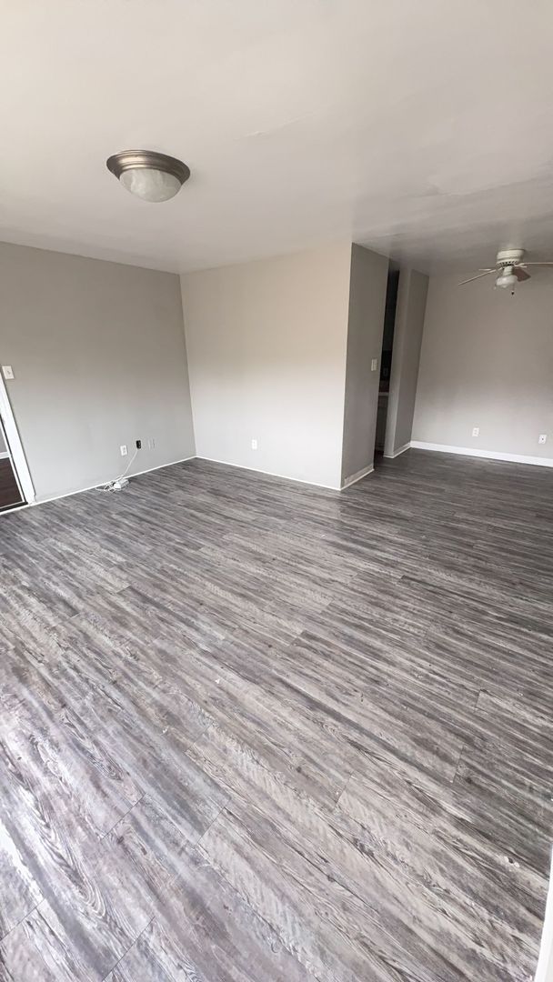 Lexington Apartment: 1033 Cross Keys Rd