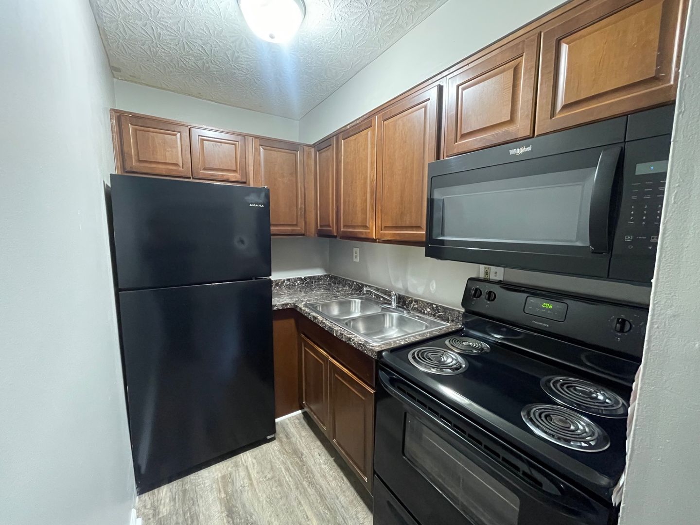 Lexington Apartment: 1590 Martha Ct