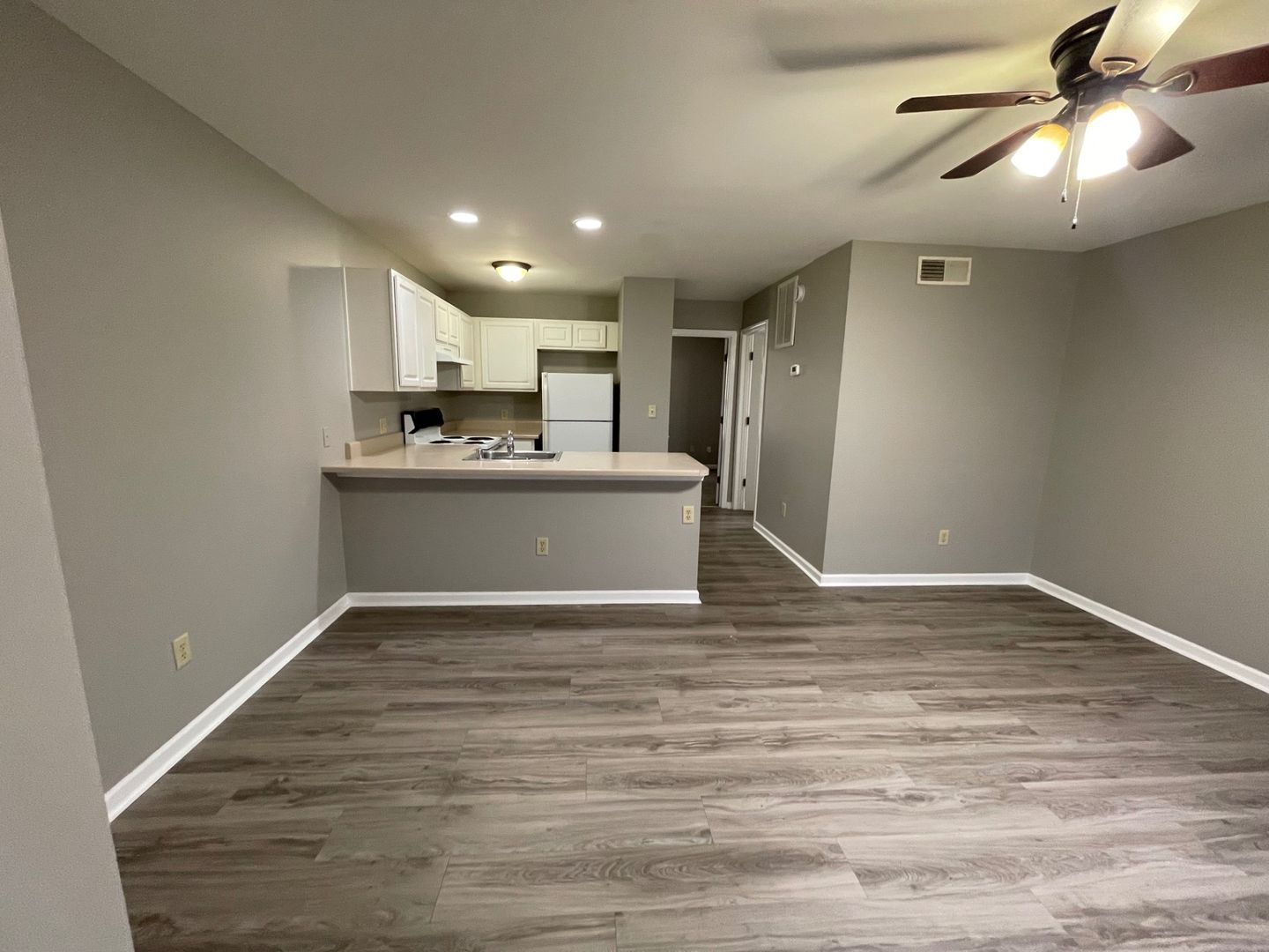 Georgetown Apartment: 101 Pine Tree Path