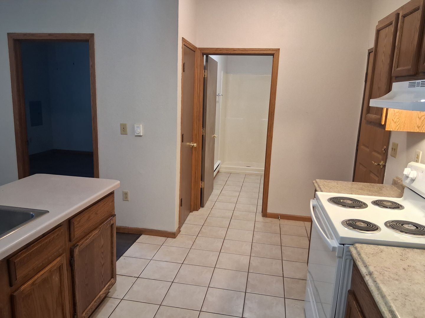 Rhinelander Apartment: 28 N Brown Street