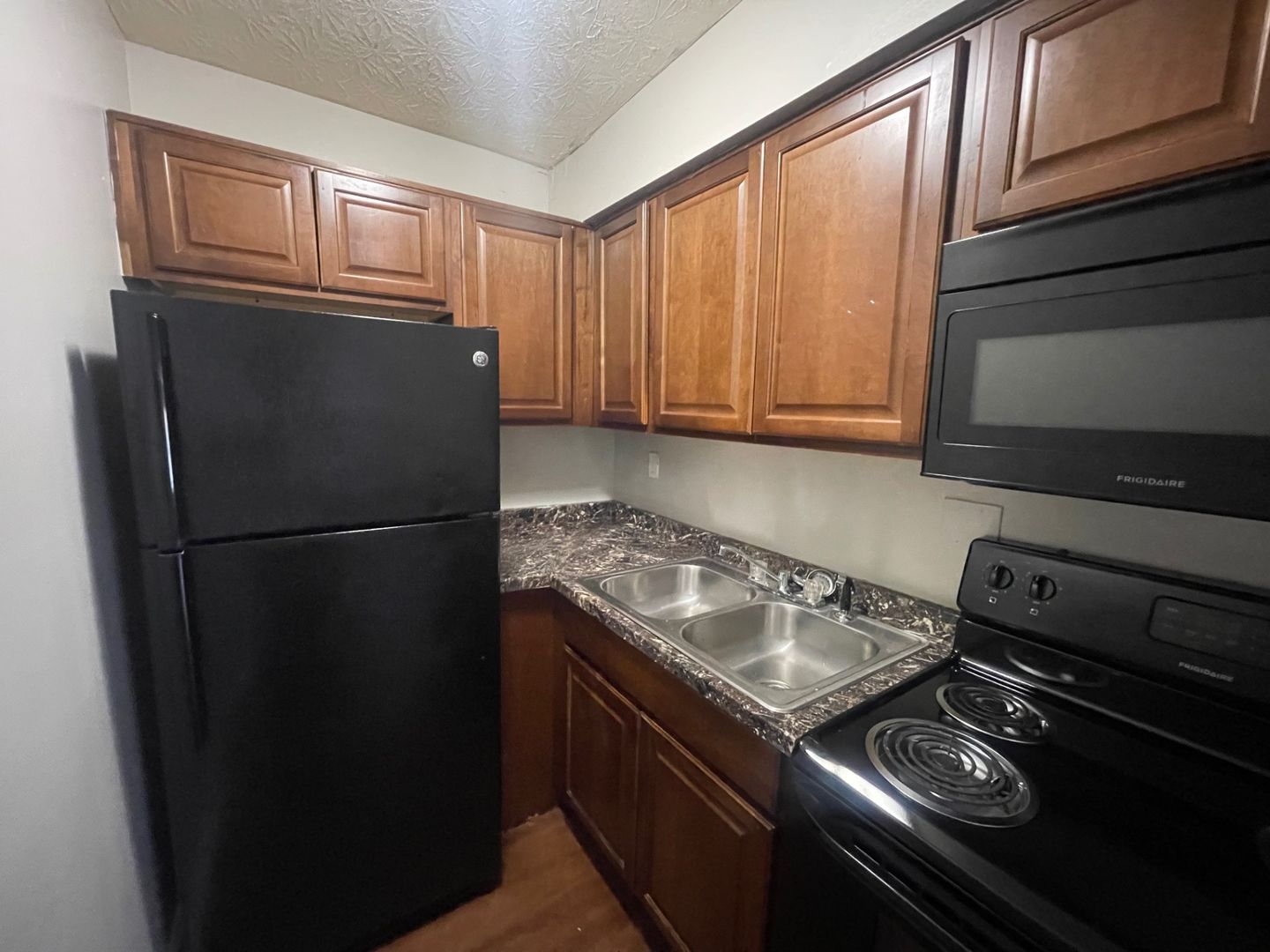 Lexington Apartment: 1586 Martha Ct
