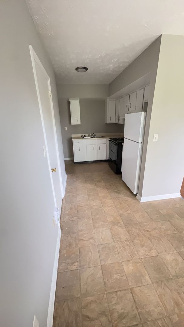 Lexington Apartment: 1021 Cross Keys Rd