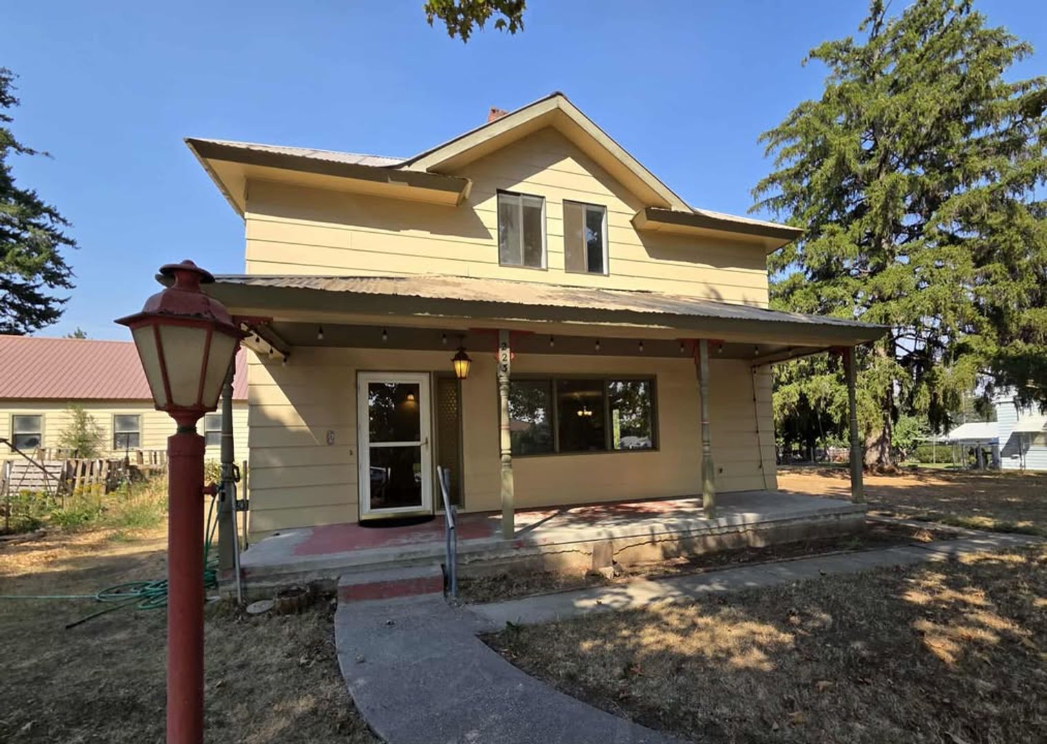 Waterville House: 223 W. Ash St.