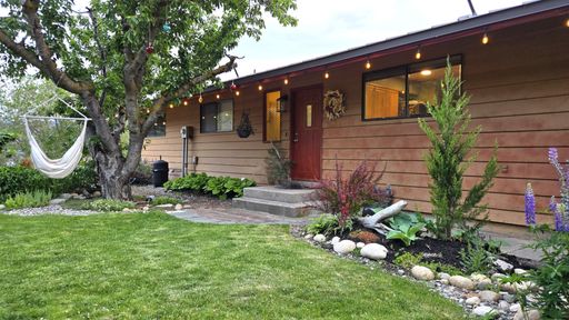 ** STUNNING ** Brand Newly - Fully Renovated, Sprawling House for Rent in Eastmont SD! – photo 1