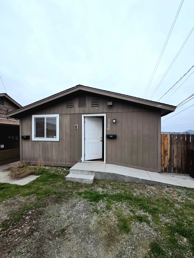 Wenatchee Apartment: 1121 Monitor Ave.