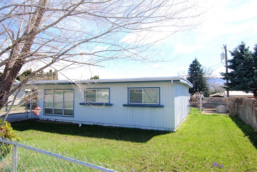 ** 3-Bedroom ~ Upgraded ~ House for Rent in Sought After East Wenatchee ** – photo 1