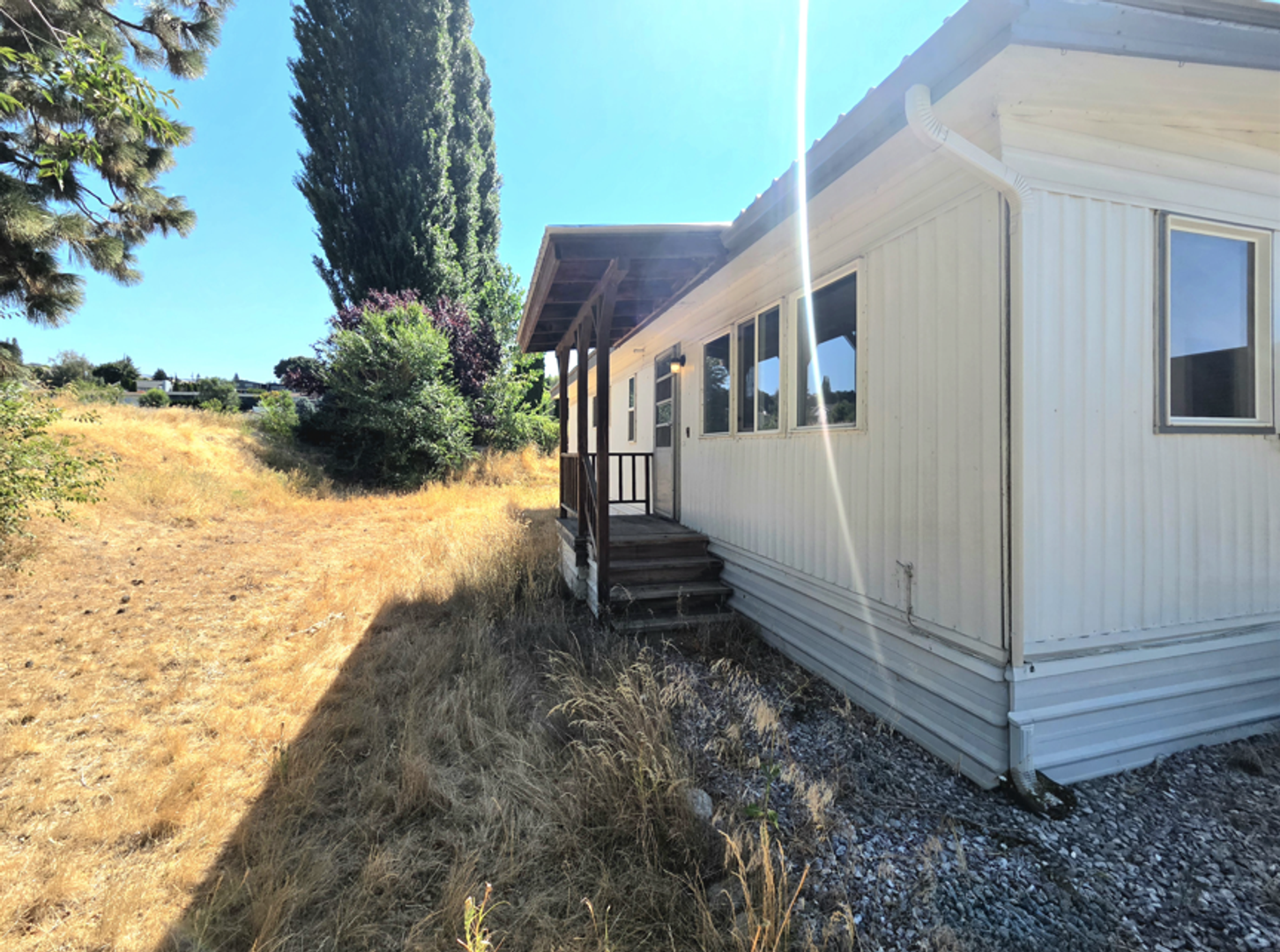 East Wenatchee House: 1529 NW Avon Ct.