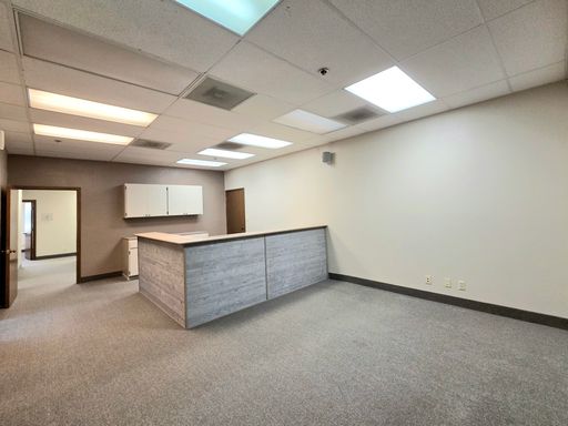 Large Commercial Suite (Previously Chiropractic Office) Well Kept w/ Half Bath In-Suite! – photo 1