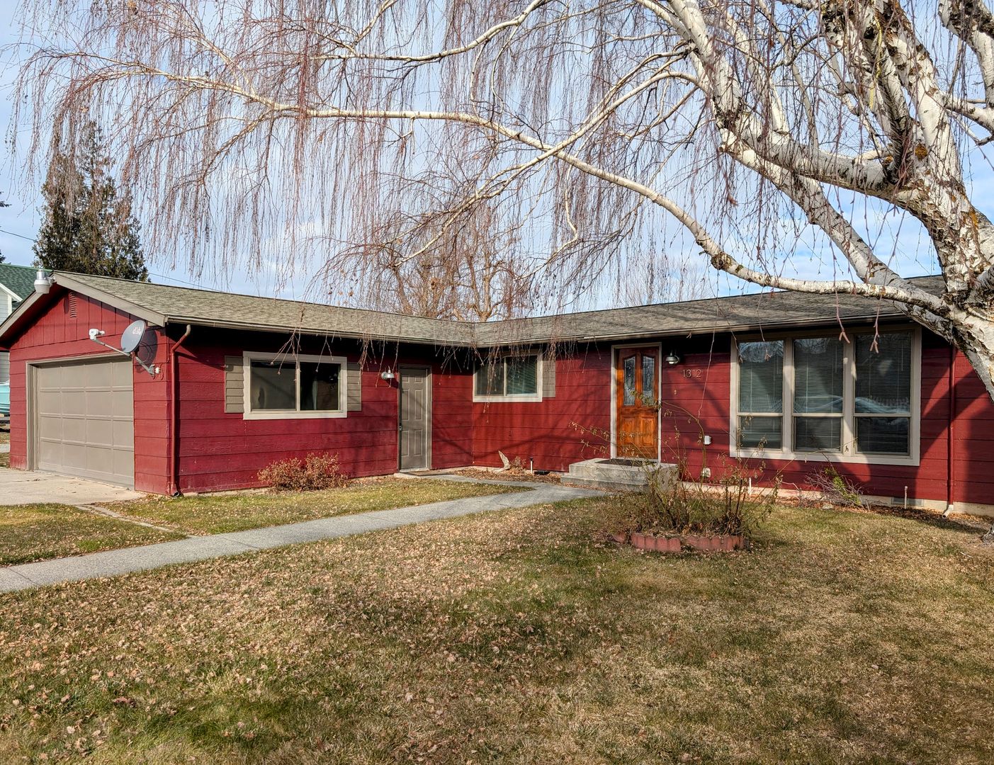 Wenatchee House: 1312 Springwater Ave.