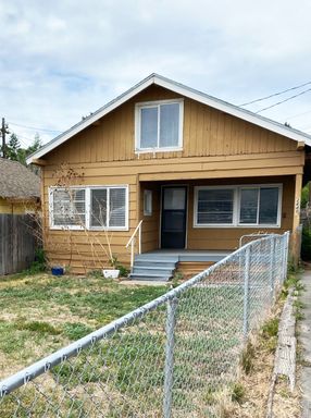 Charming 3-Bedroom House for Rent close to Sunnyslope! Water and Sewer Included! – photo 1