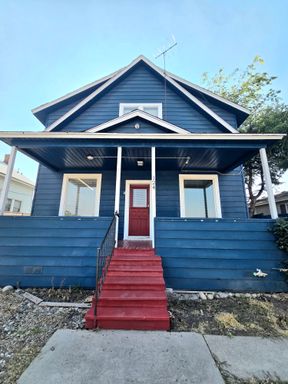 Studio Apartment near Historic Downtown Wenatchee!