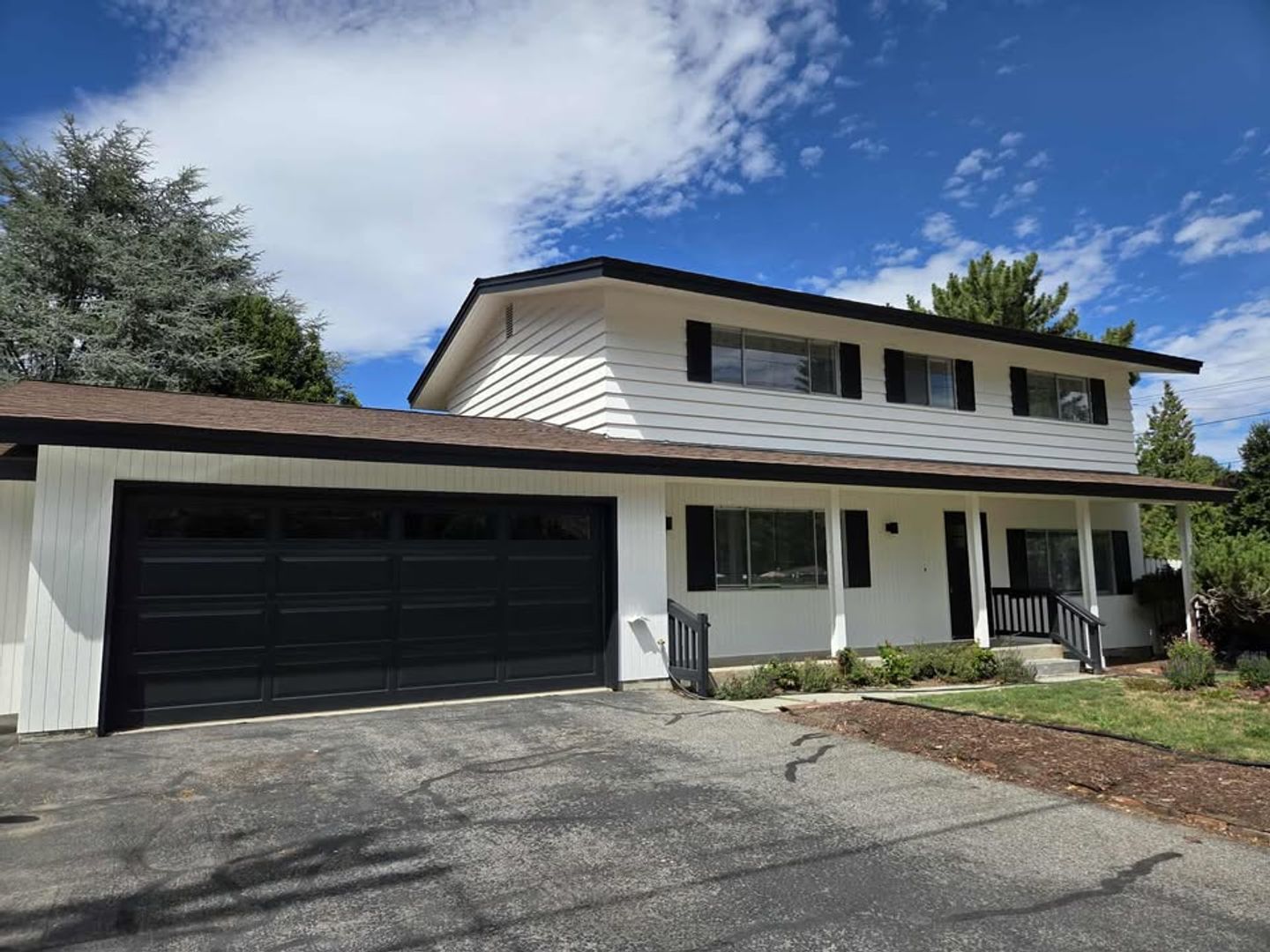 Wenatchee House: 1998 Number 2 Canyon Rd