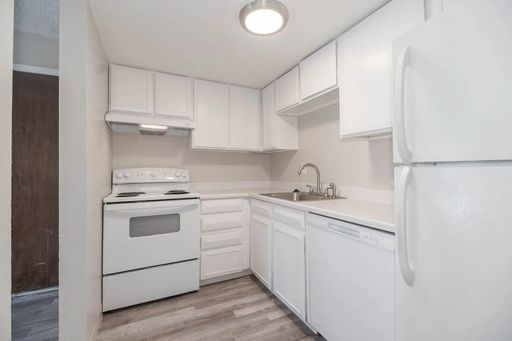 2 Bed 1 Bath Unit - Limited time special! Caravelle Apartments – photo 1