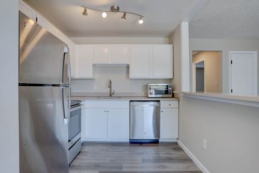 2 Bed 1 Bath Unit -Caravelle Apartments – photo 1