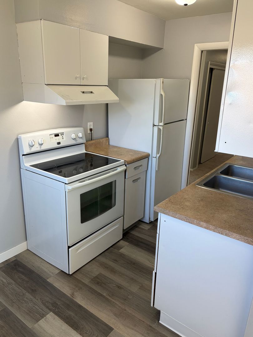 Lakewood Apartment: 550-552 Webster St