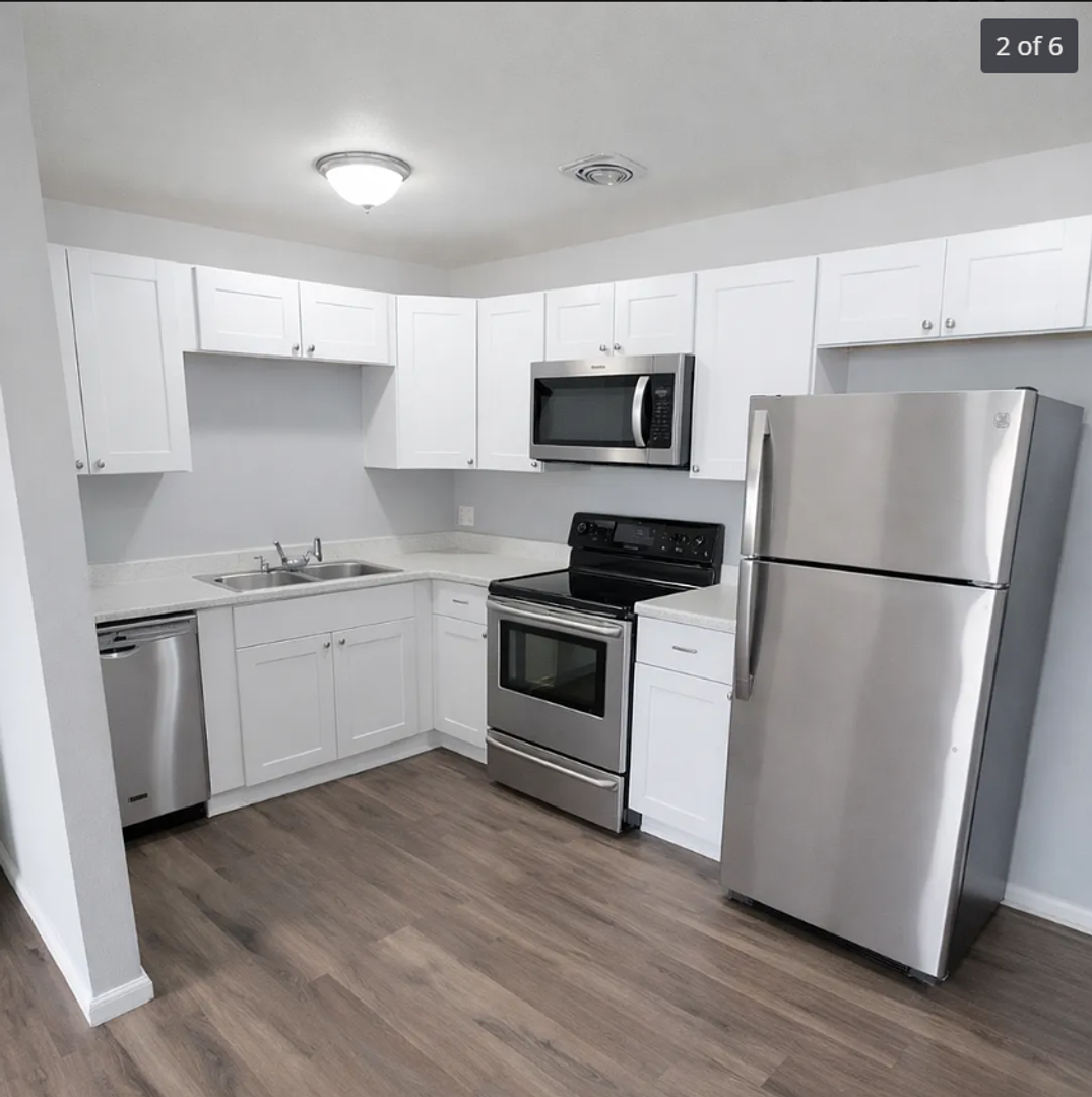 Littleton Apartment: 258 W Powers Ave
