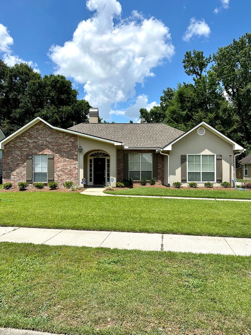 Baton Rouge House: 11821 Thornberry Lane