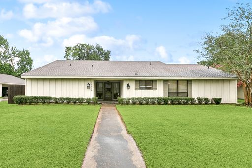 4BD/3BA House for Lease in Oak Hills - Now Available – photo 1