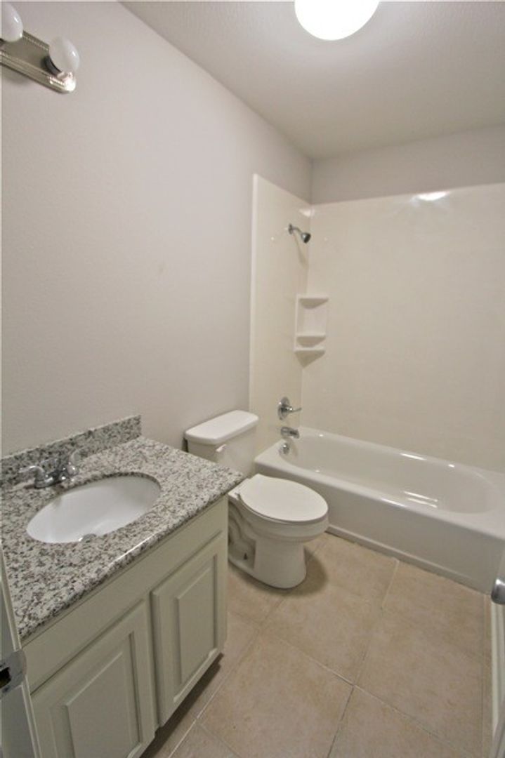 Denham Springs Apartment: 29195 W. Karen St.