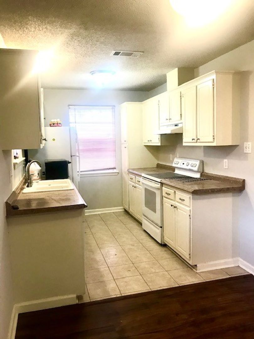 Baton Rouge House: 15343 Monica Ave.
