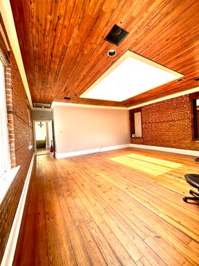 3BR 2BA 3rd Street Downtown – photo 1