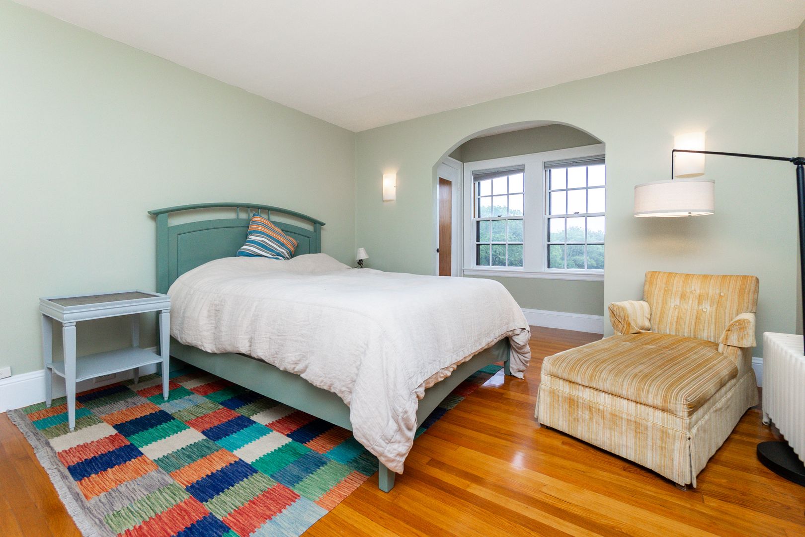 Arlington House: 93 Churchill Ave