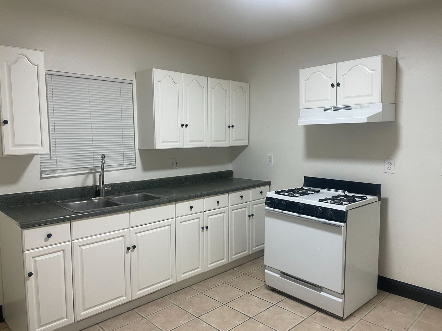 Bakersfield Apartment: 2740 Center Street