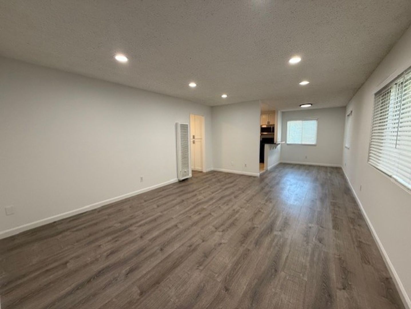 Culver City Apartment: 3328 Helms Avenue