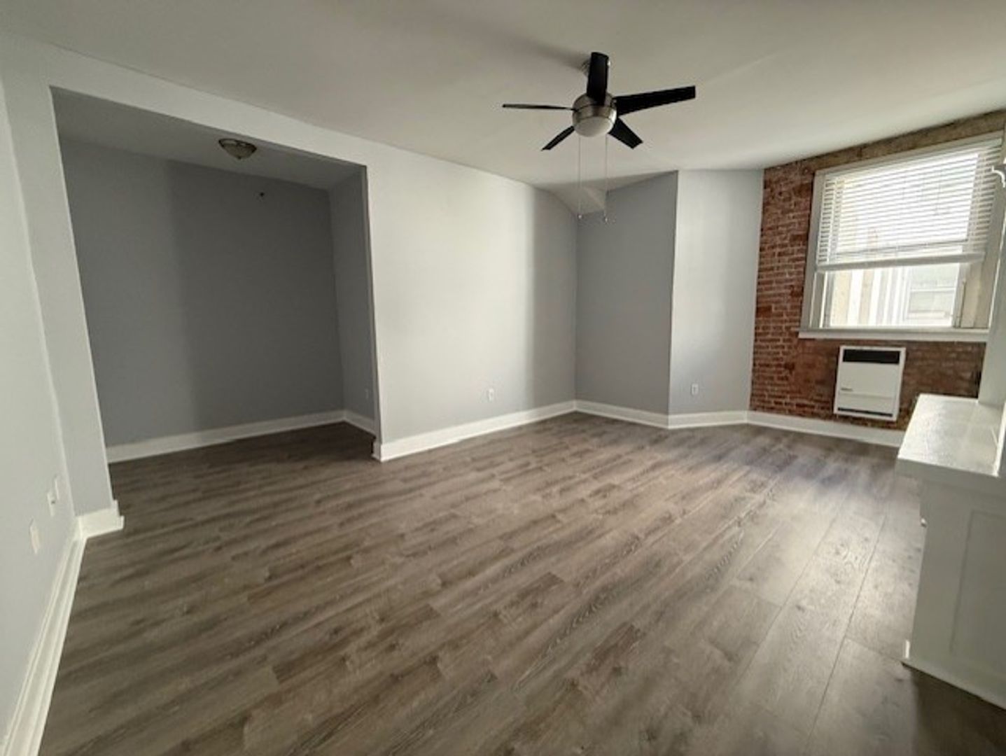 Los Angeles Apartment: 1813-1839 S. Main Street