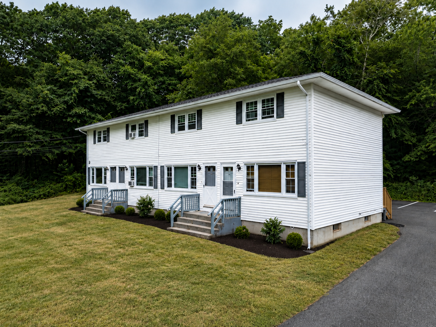 Oakdale Apartment: 73 Velgouse Rd