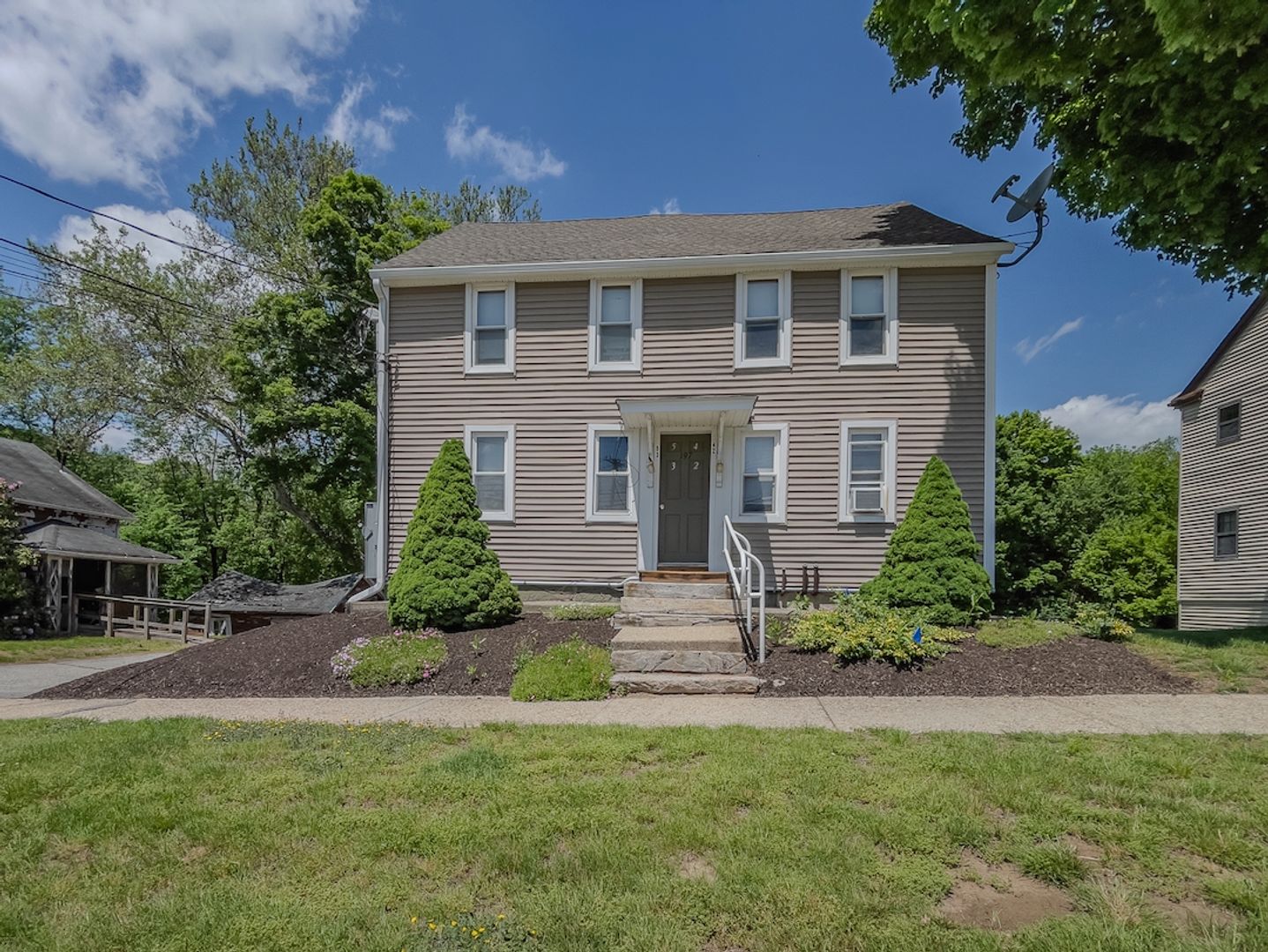 Bozrah Apartment: 197 Fitchville Rd.