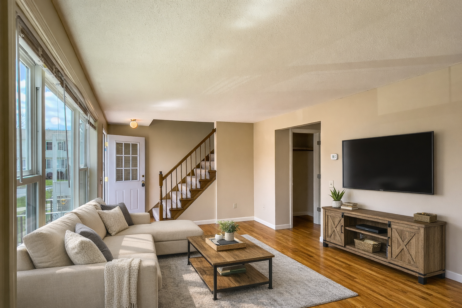 Colchester Apartment: 60 Linwood Avenue