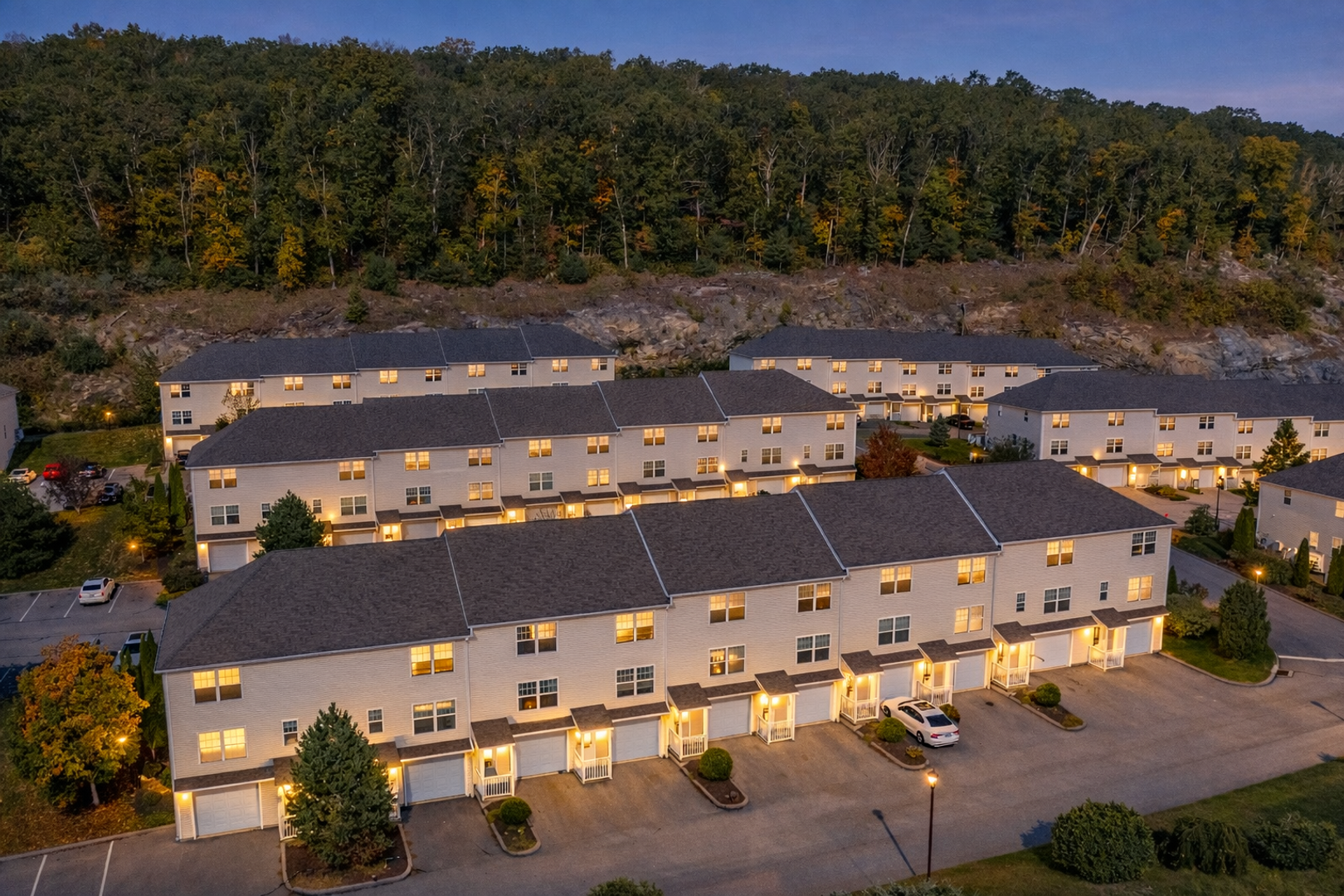 Norwich Apartment: 101-1110 River View Lane