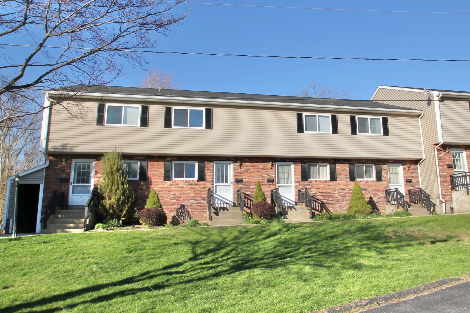 Colchester Apartment: 60 Linwood Avenue