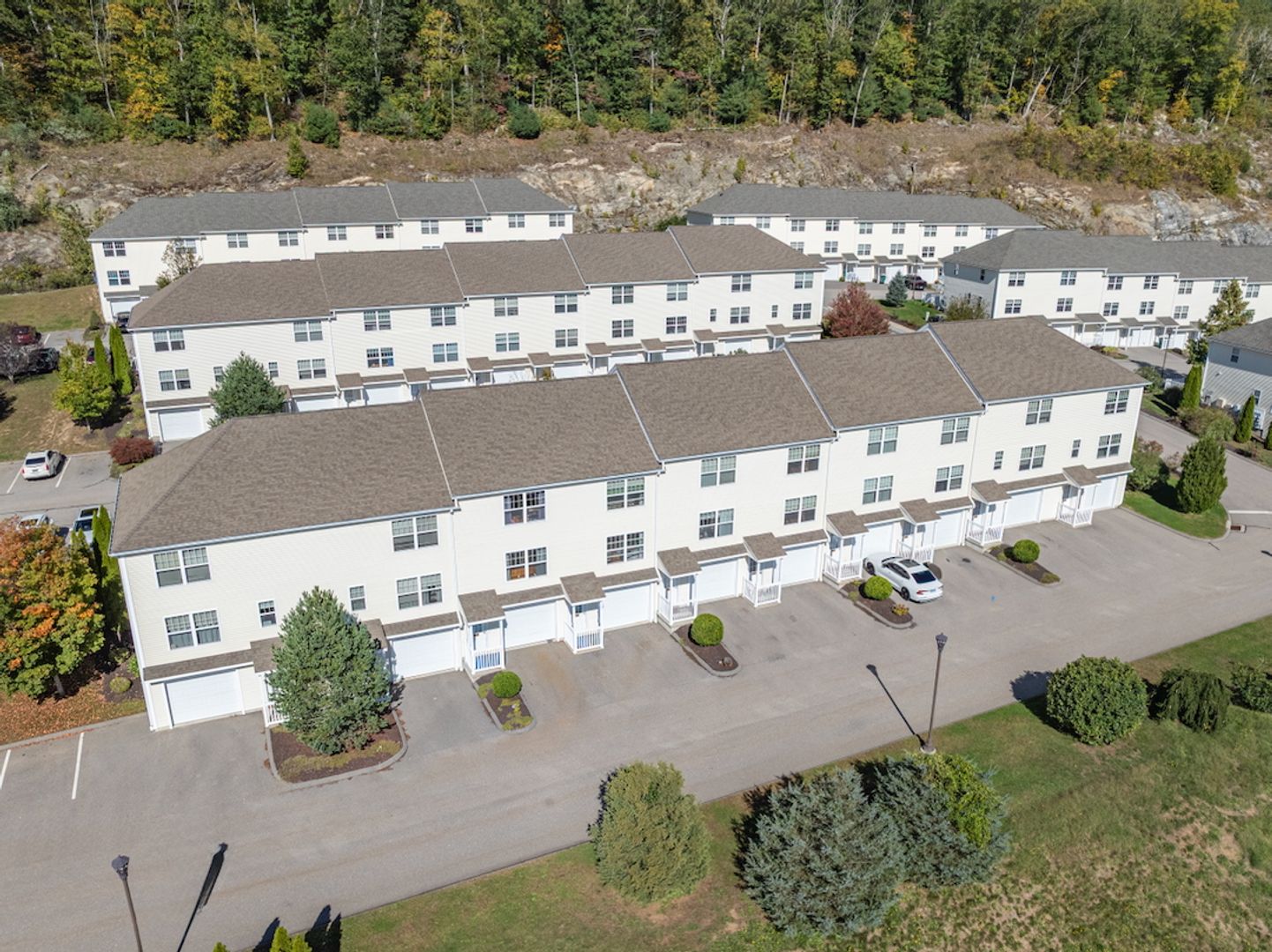 Norwich Apartment: 101-1110 River View Lane