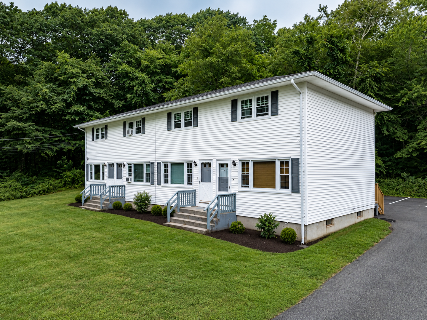 Oakdale Apartment: 73 Velgouse Rd