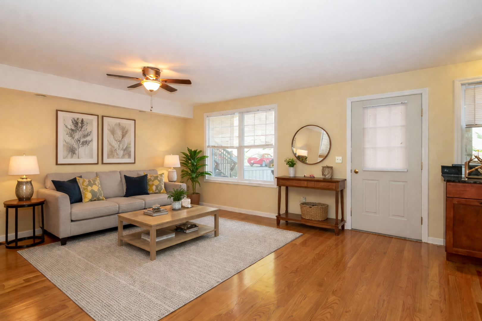 Norwich Apartment: 101-1110 River View Lane