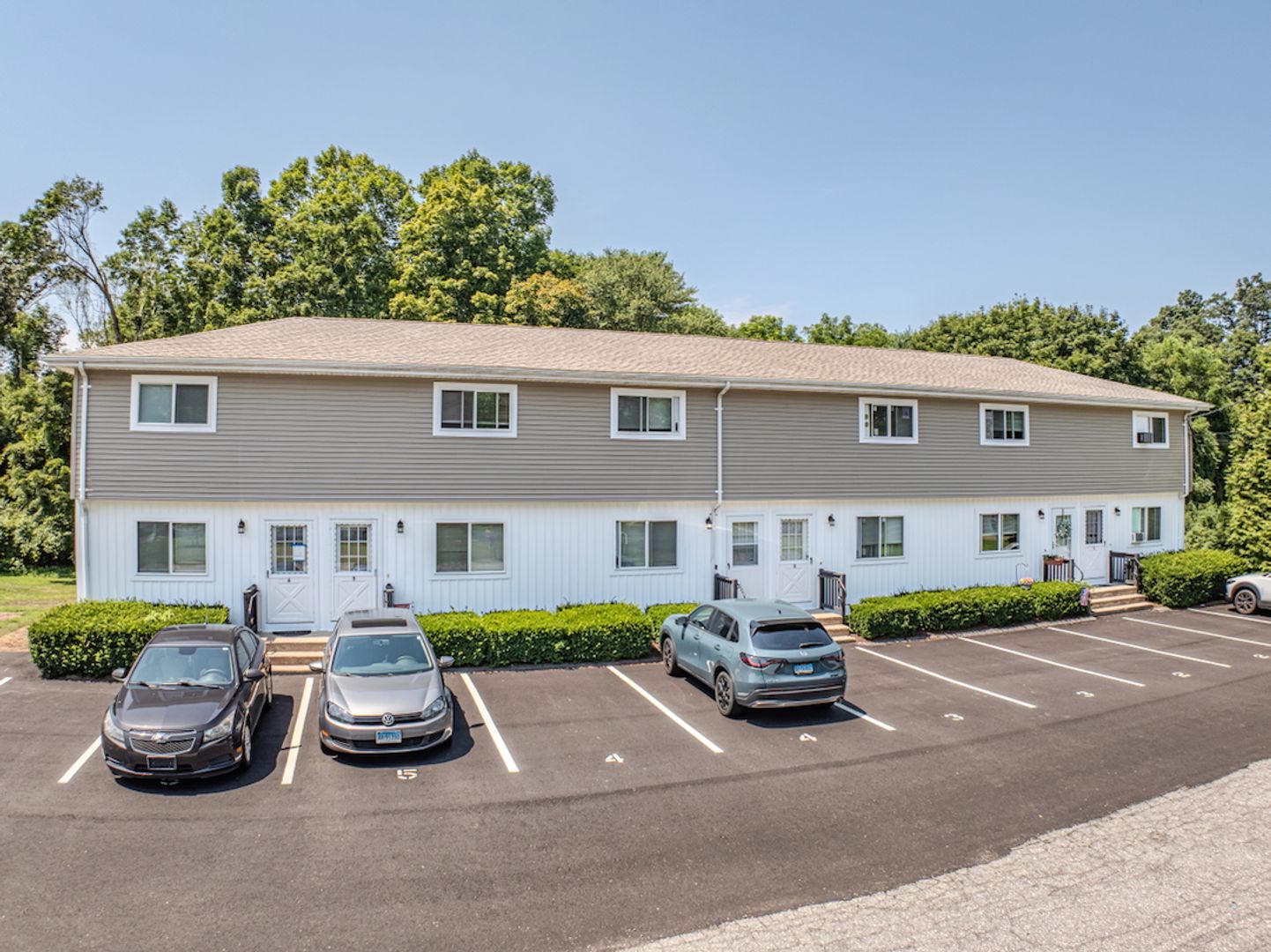 Griswold Apartment: 174-180 Pachaug River Dr