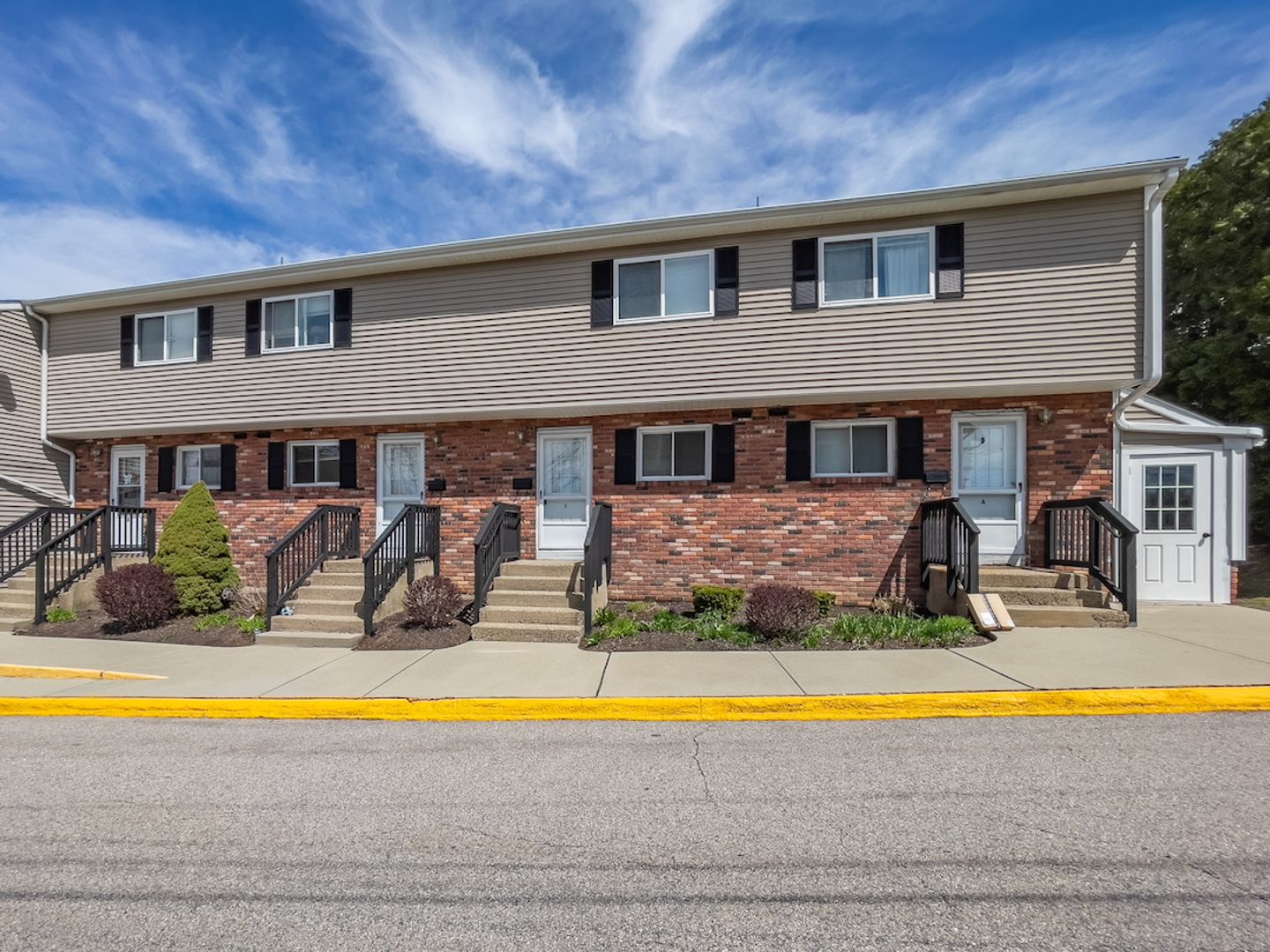 Colchester Apartment: 60 Linwood Avenue