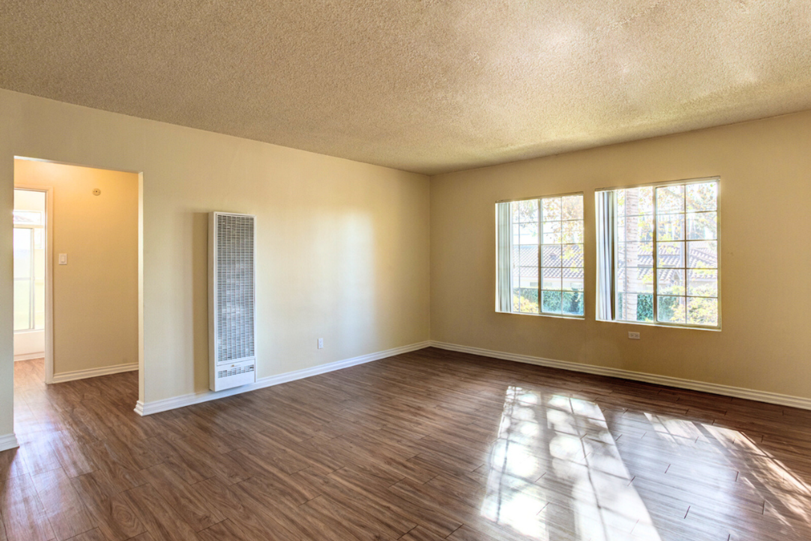 Paramount Apartment: Petrol East